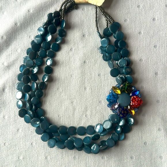 Erica Lyons Elegant Blue Beaded Necklace with Floral Accent! - Picture 1 of 7